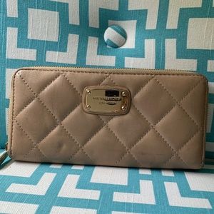 Michael Kors soft wallet